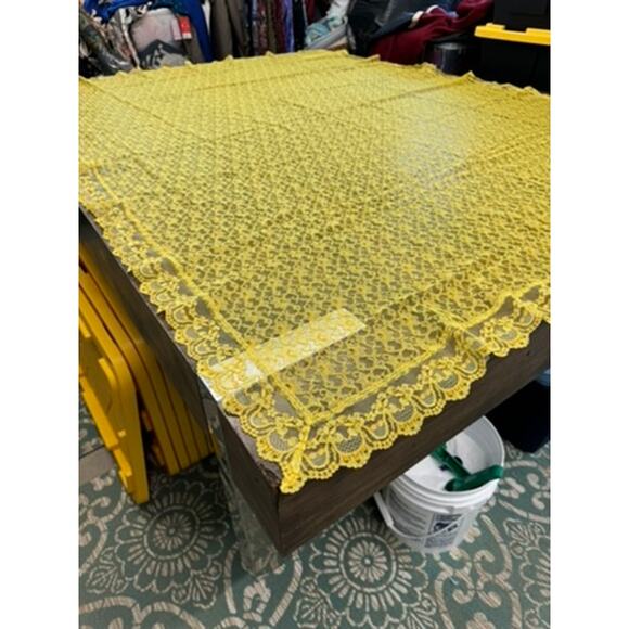 Yellow Lace Rectangular Bed Coverlet?, Tablecloth?, Vintage, Lace, Ruffle - Picture 3 of 4